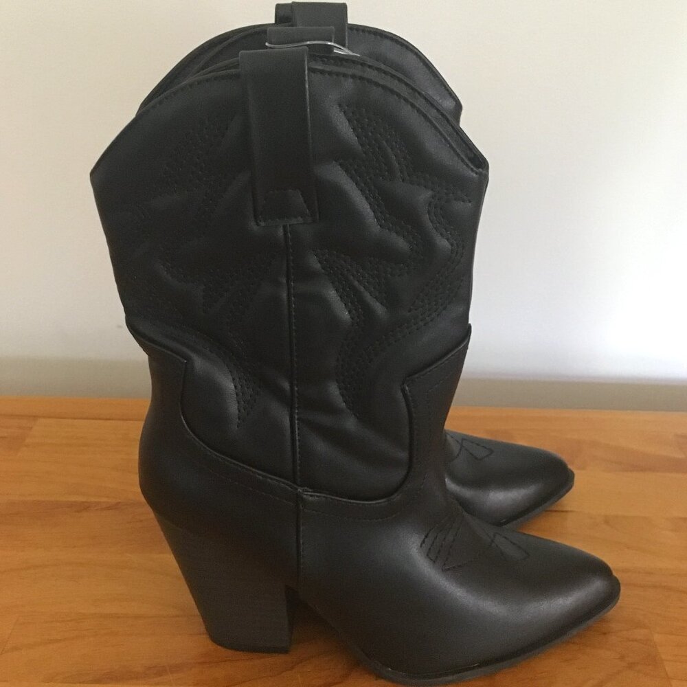 Wild Diva Cowgirl Boots with Embroidery Black Size 7.5 BRAND NEW